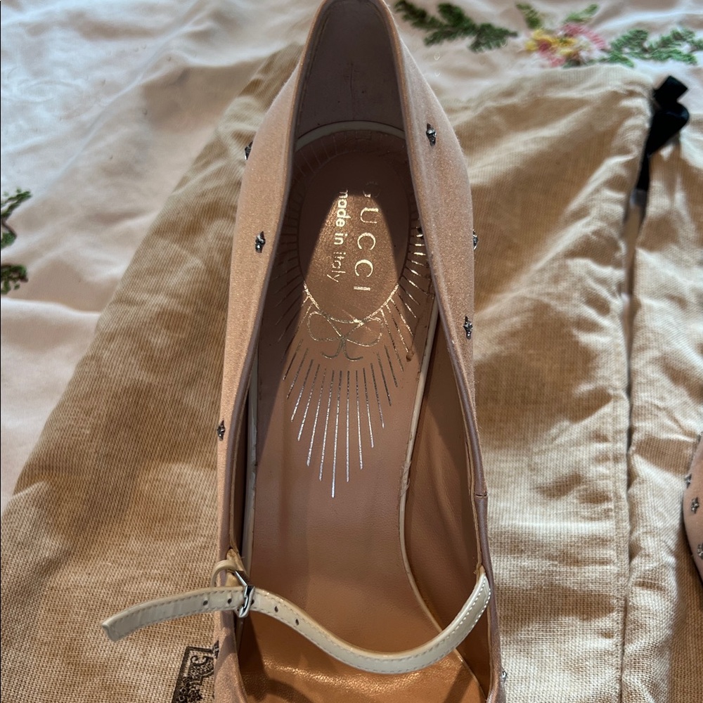 Gucci Women's Pink and White Studded Heels - Picture 2 of 6